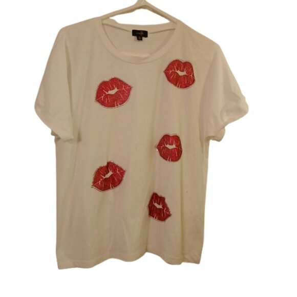 Red Lip Print Tee – Rhinestone Kiss Graphic | Flirty & Fun Statement Top Size XL - Picture 5 of 9